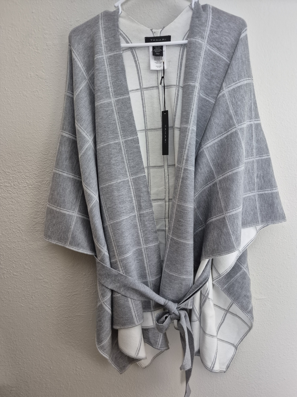 Tahari Gray/ White Windowpane Knit Wrap Cape. New with tags! Size fits most! XL